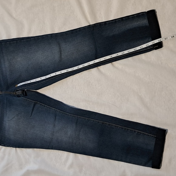 GAP Boyfriend Fit. Rolled Ankle. Size 4/27. - Picture 3 of 9